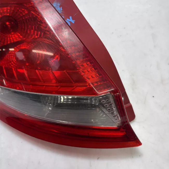 Fanale posteriore sinistro