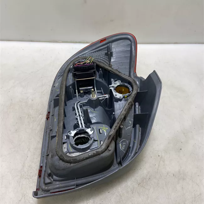 Fanale posteriore destro 08/99>12/02<