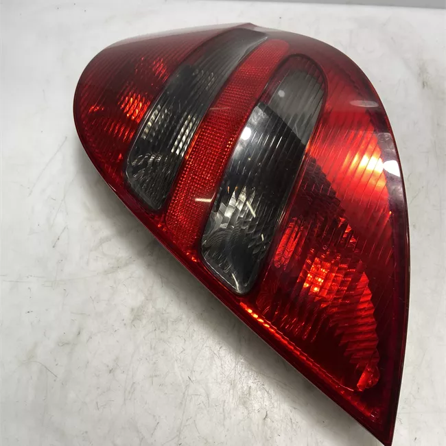 Fanale posteriore destro Avantgarde