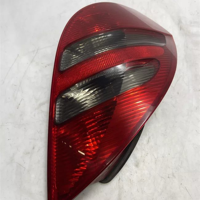 Fanale posteriore destro Avantgarde