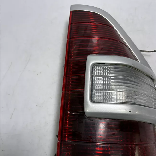 Fanale posteriore parte superiore destro rosso