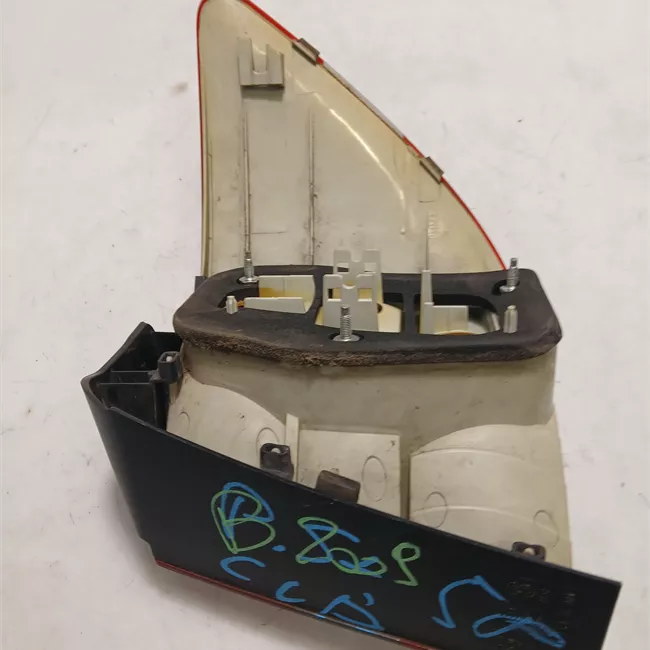 Fanale posteriore parte esterno sinistro