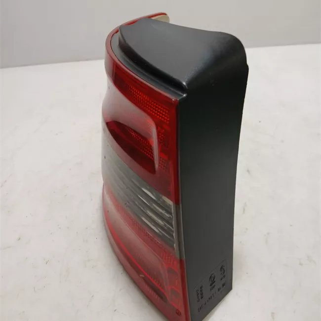 Fanale posteriore parte esterno sinistro