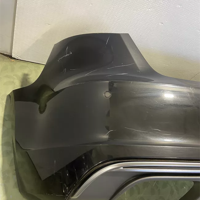 Paraurti posteriore con assistente parcheggio primer