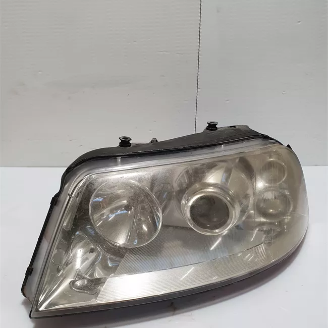 Proiettore sinistro Xeno