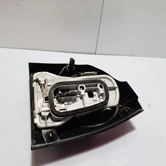 Fanale posteriore sinistro