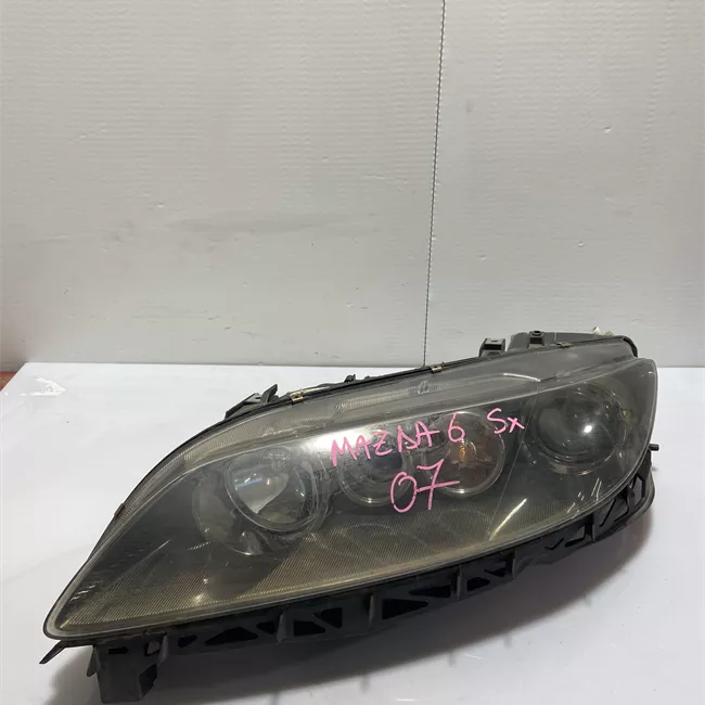 Proiettore sinistro con antinebbia ant