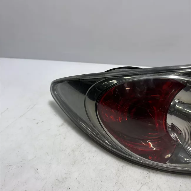 Fanale posteriore parte esterno sinistro