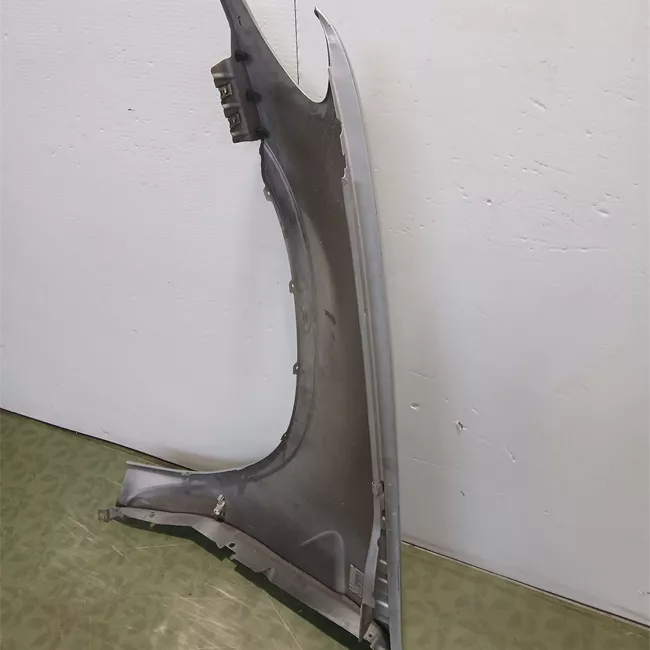 Parafango anteriore destro 10-03<