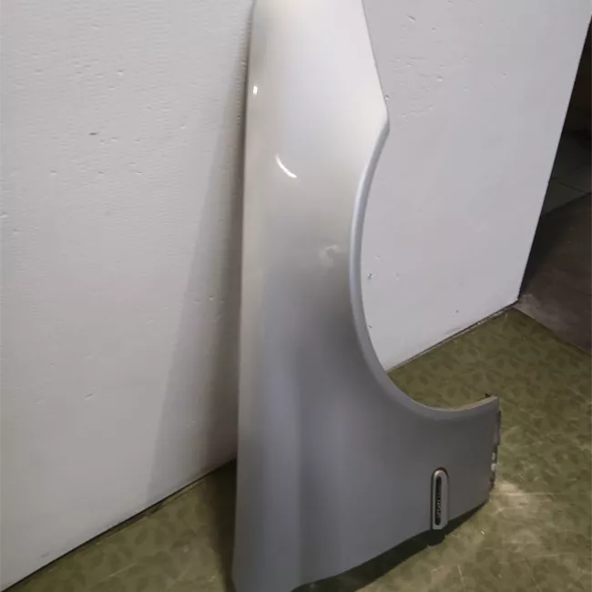 Parafango anteriore destro