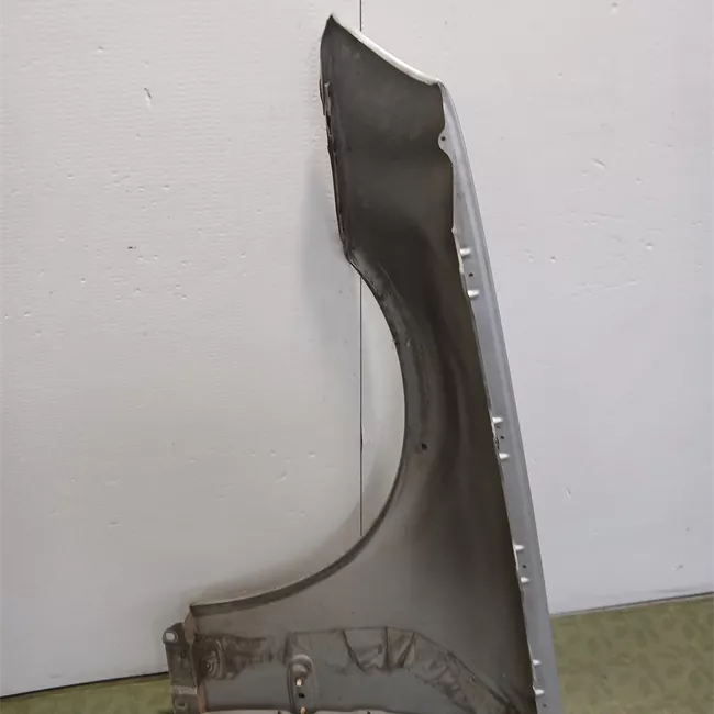 Parafango anteriore destro