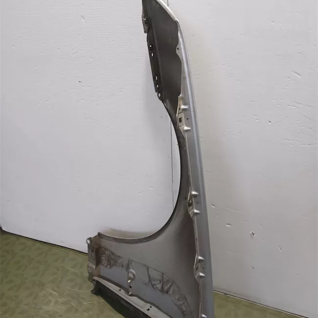 Parafango anteriore destro