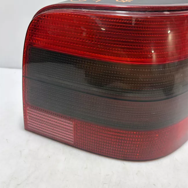 Fanale posteriore destro Oscurato