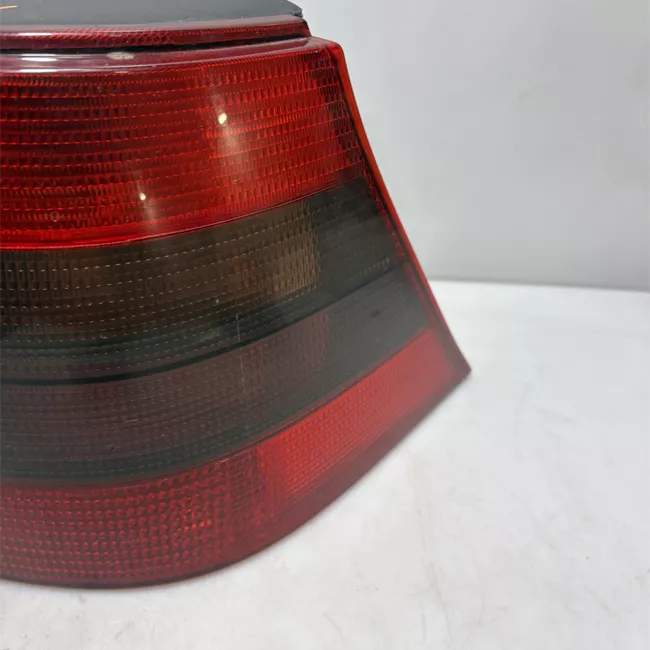 Fanale posteriore destro Oscurato