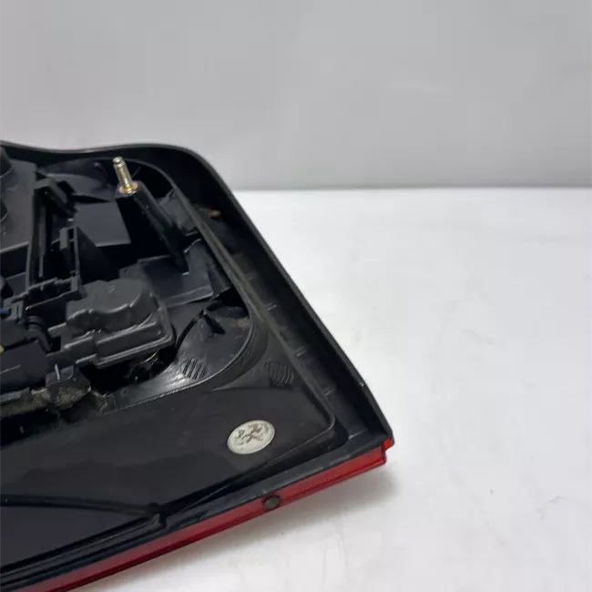 Fanale posteriore destro Oscurato