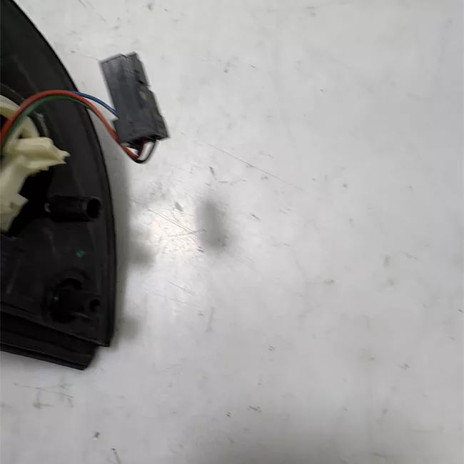 Retrovisore esterno regolazione elettrica sinistro con calotta e cornice retrovis. primer