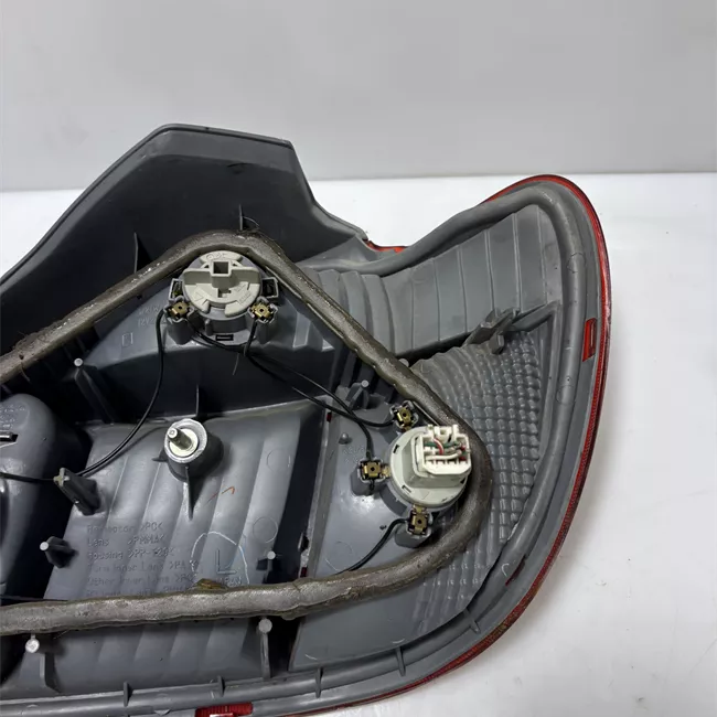 Fanale posteriore sinistro 12/02>