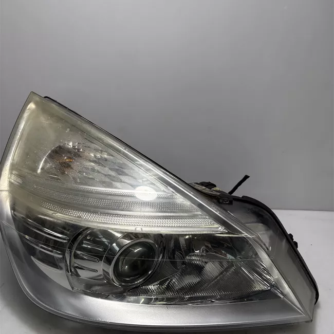 Proiettore destro xenon