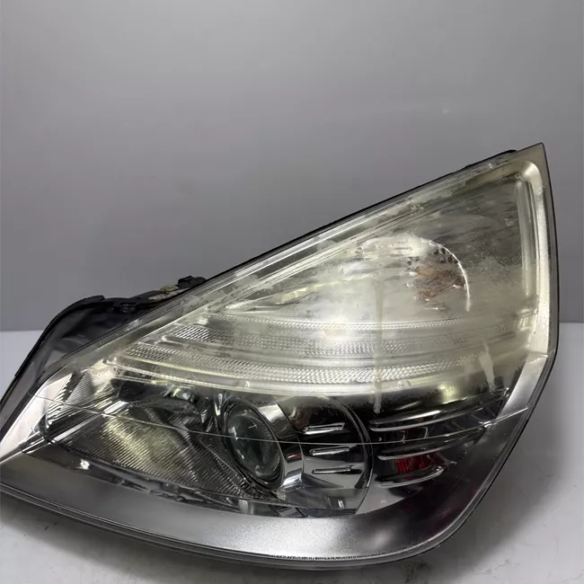 Proiettore sinistro xenon