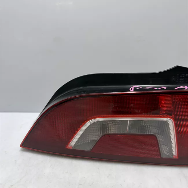 Fanale posteriore sinistro