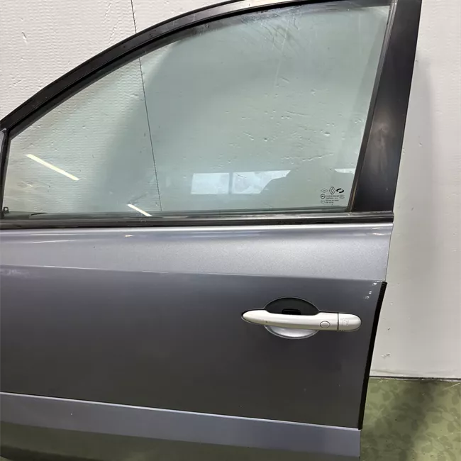 Porta anteriore sinistra