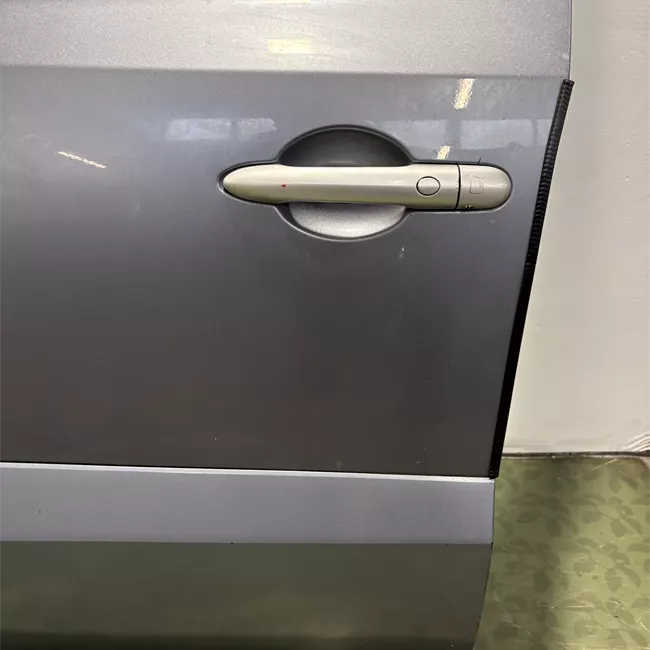 Porta anteriore sinistra