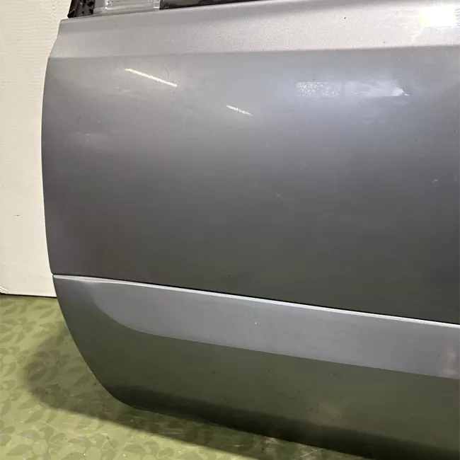 Porta anteriore sinistra