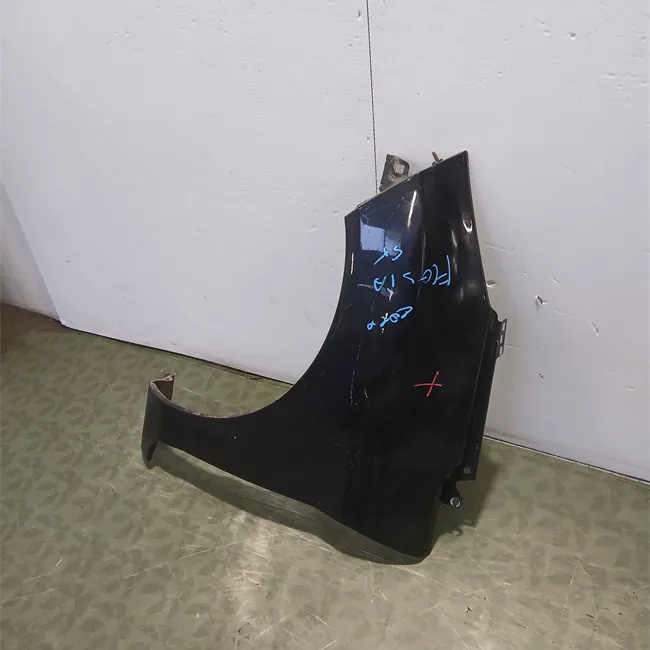 Parafango anteriore sinistro