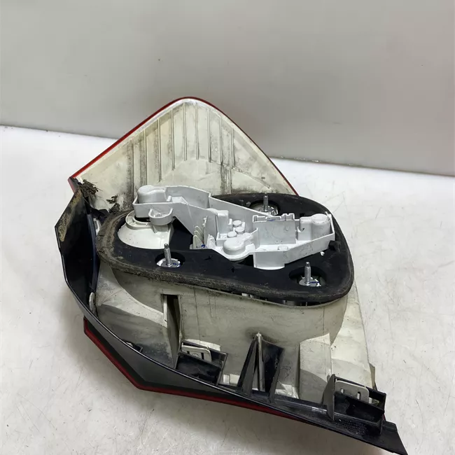 Fanale posteriore sinistro