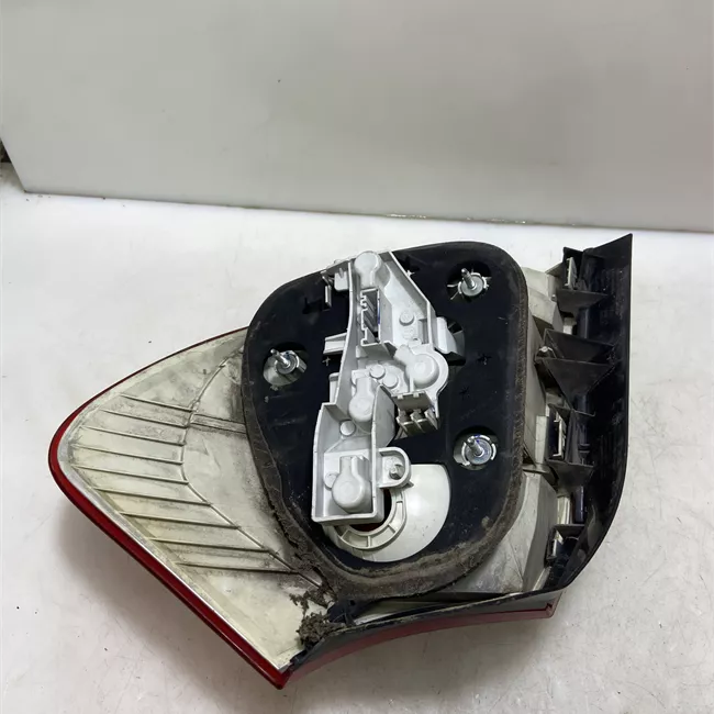 Fanale posteriore sinistro