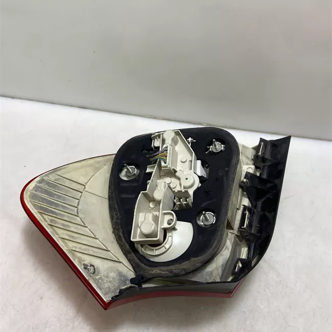 Fanale posteriore sinistro