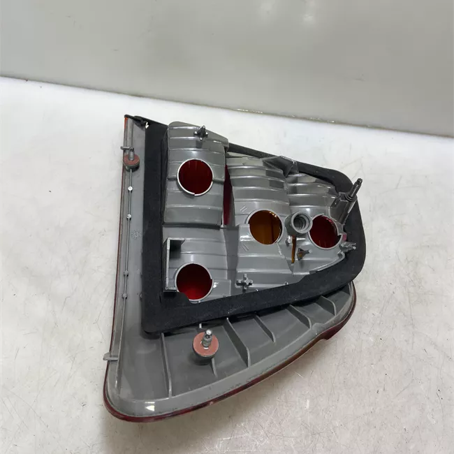 Fanale posteriore parte esterno sinistro