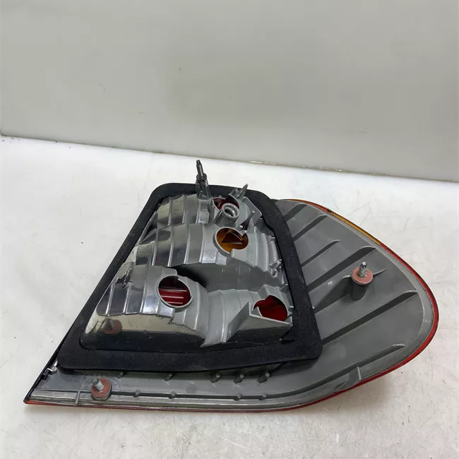 Fanale posteriore parte esterno sinistro