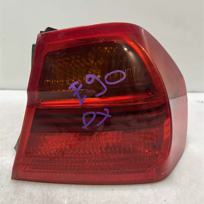 Fanale posteriore parte esterno destro