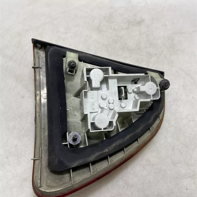 Fanale posteriore parte esterno sinistro