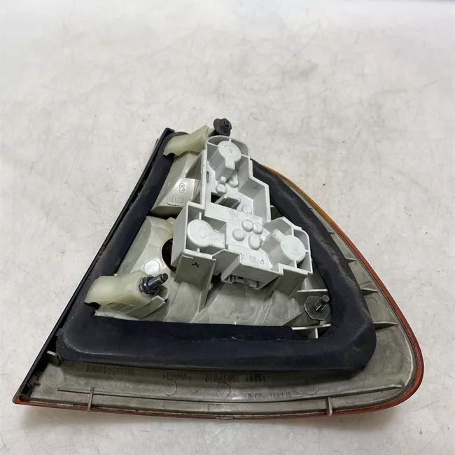 Fanale posteriore parte esterno sinistro