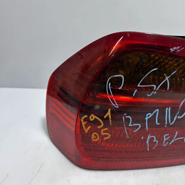 Fanale posteriore parte esterno sinistro