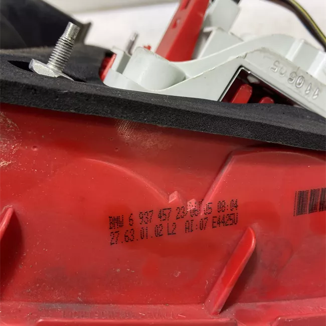 Fanale posteriore parte esterno sinistro