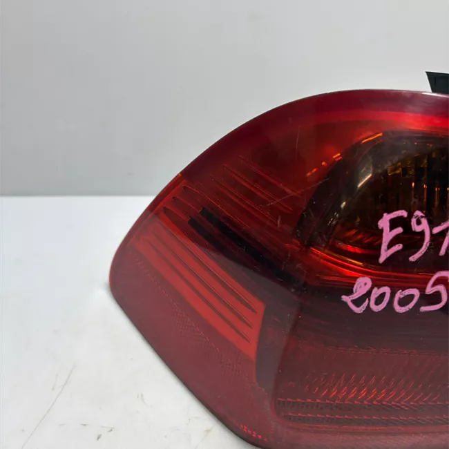 Fanale posteriore parte esterno sinistro