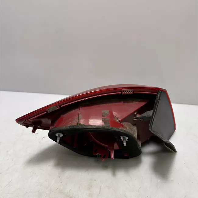 Fanale posteriore parte esterno destro