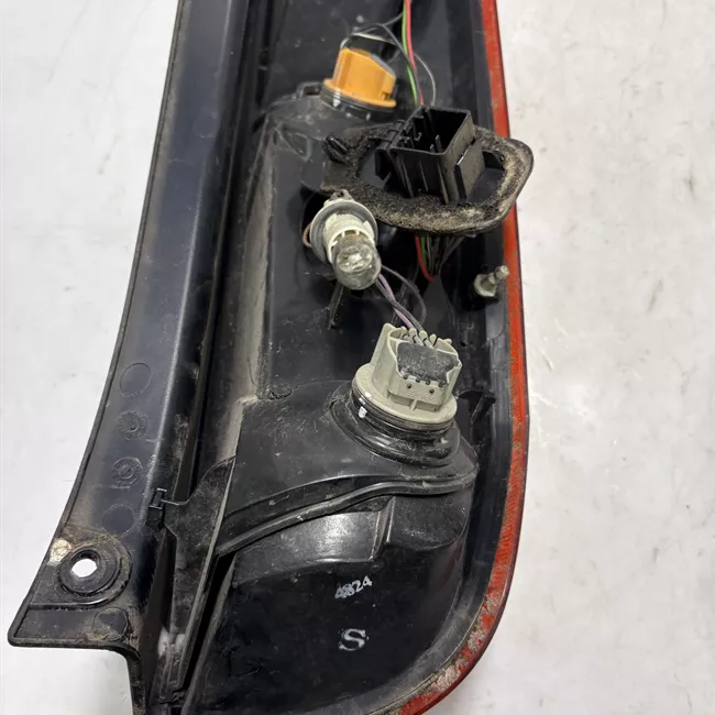 Fanale posteriore sinistro