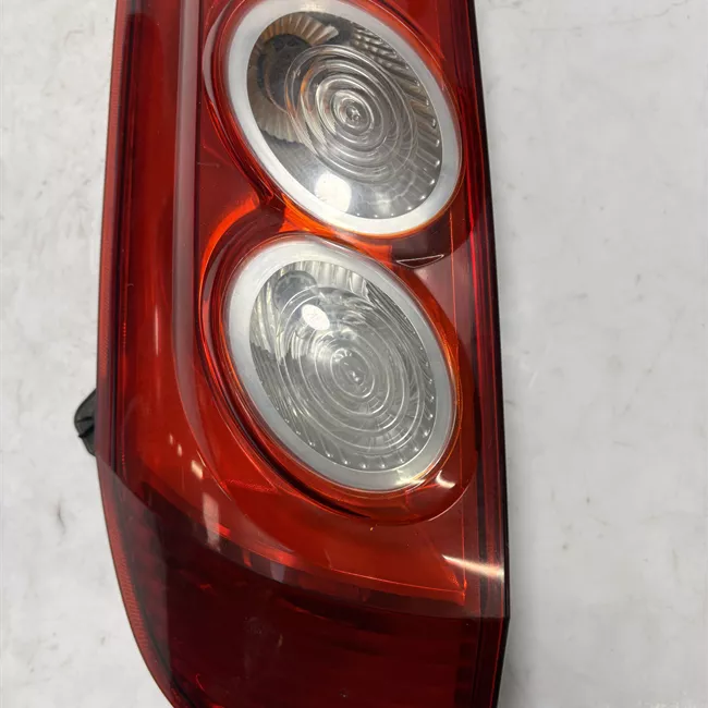 Fanale posteriore sinistro