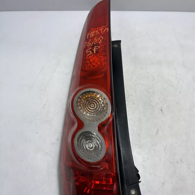 Fanale posteriore sinistro