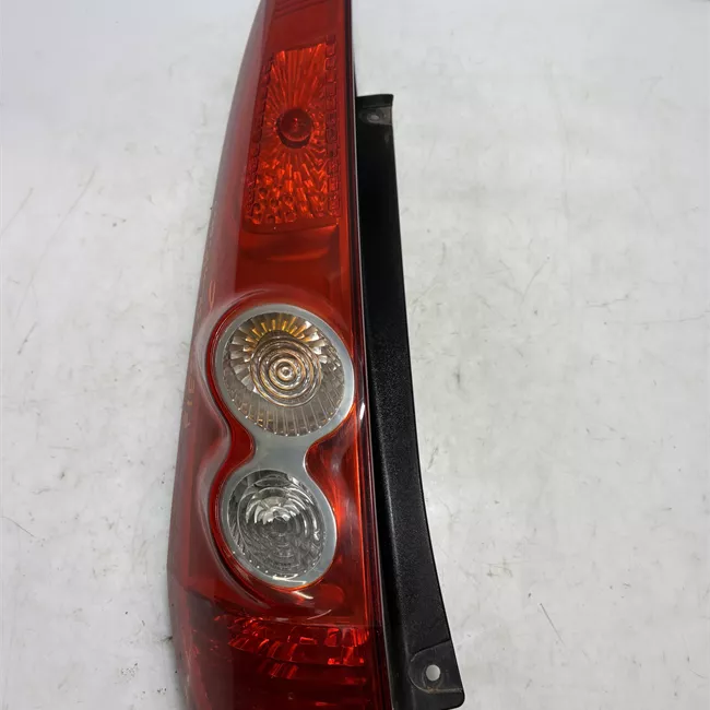 Fanale posteriore sinistro