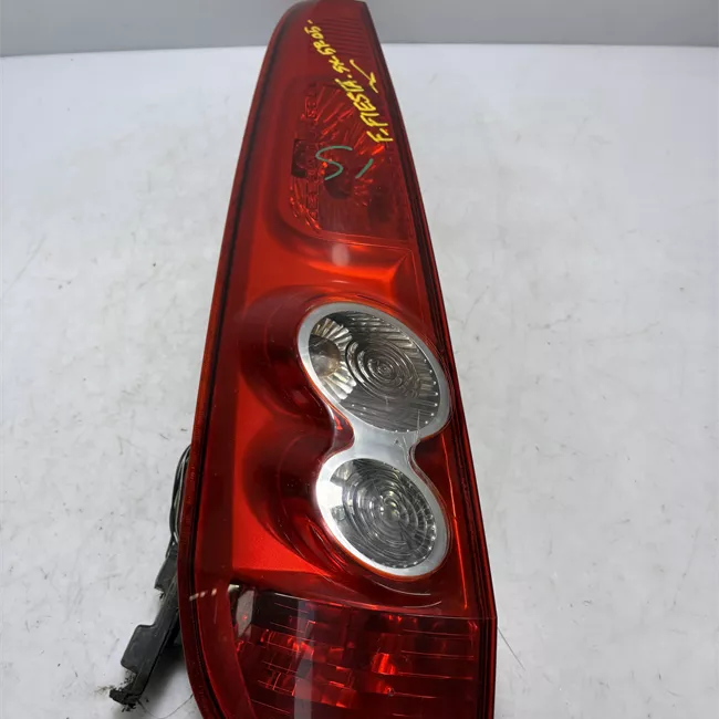 Fanale posteriore sinistro