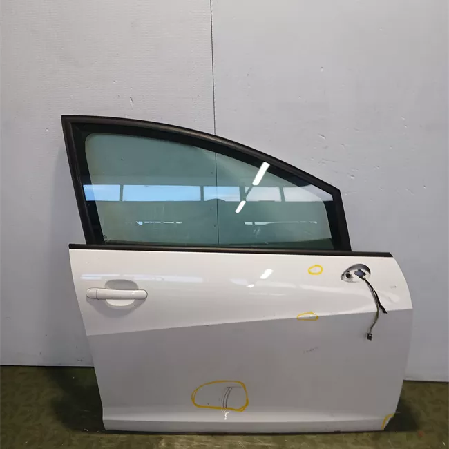 Porta anteriore destra