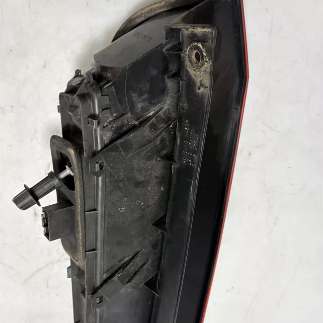 Fanale posteriore sinistro