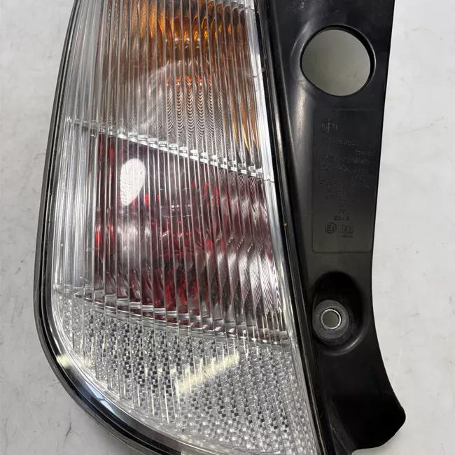 Fanale posteriore sinistro