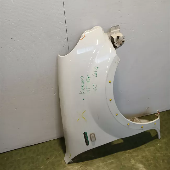 Parafango anteriore destro