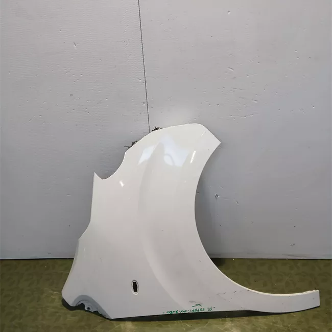 Parafango anteriore destro